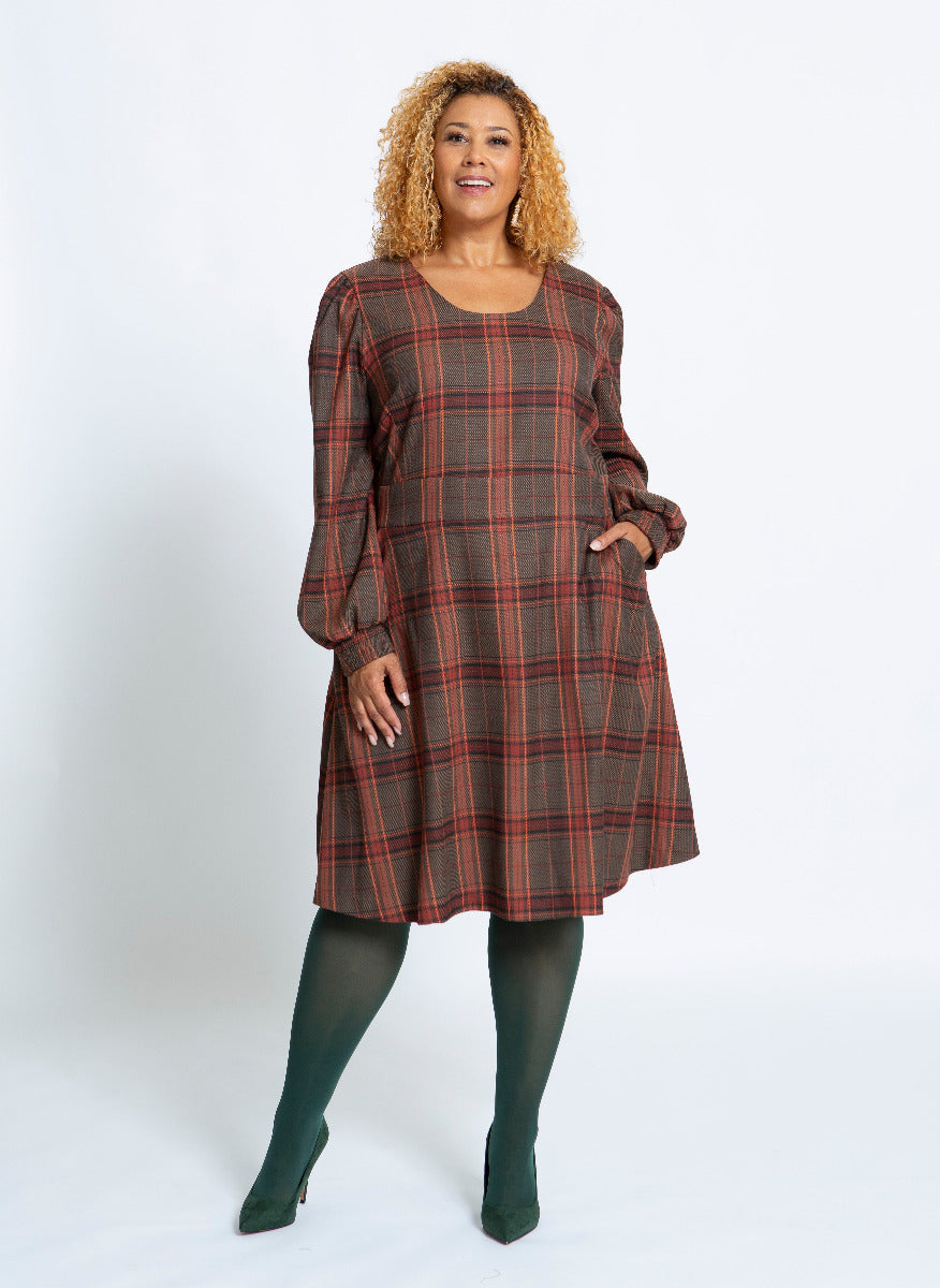 Knipmode 2111-09 jurk –