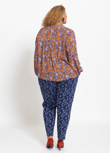 Knipmode 2202-21 blouse