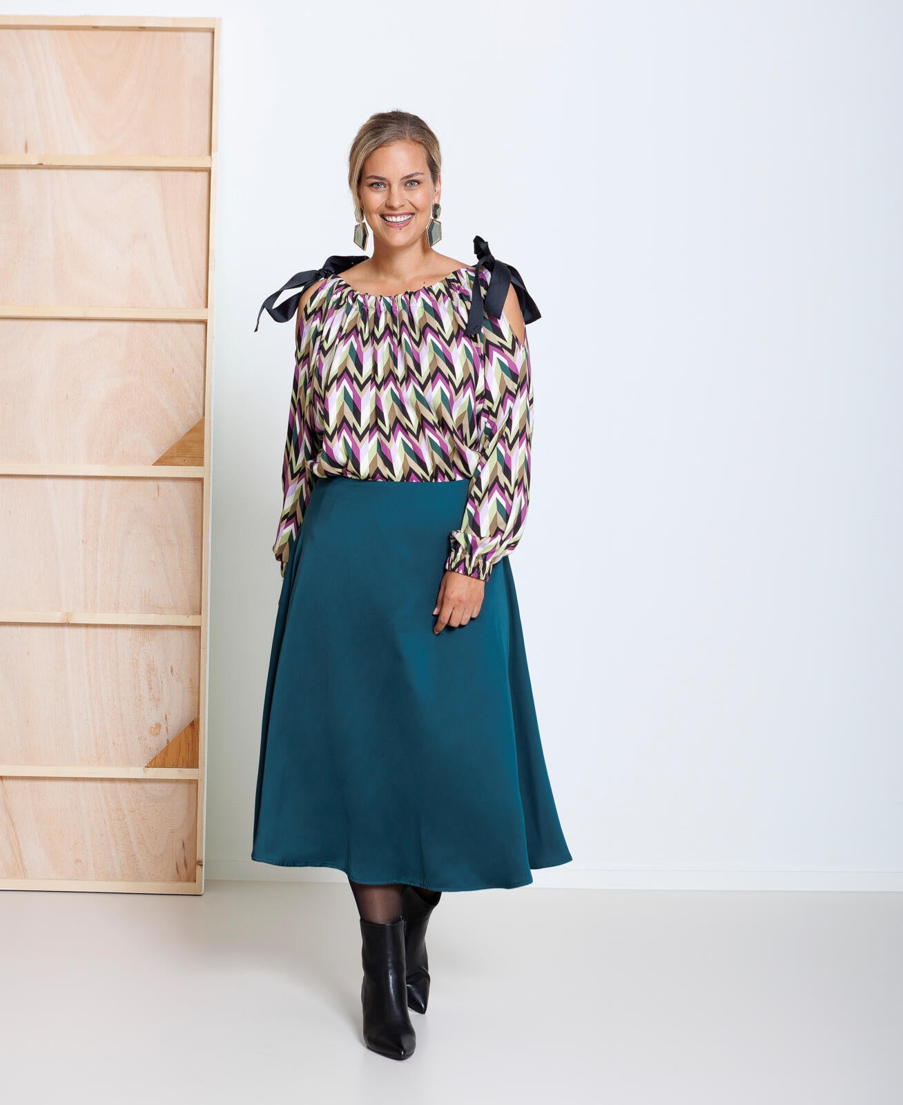 Klokkende Rok Gratis Patroon Gerende Rok Knipmode 2401-05 Rok –