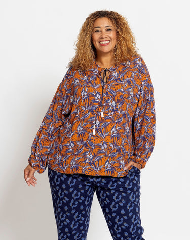 Knipmode 2202-21 blouse