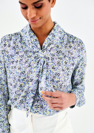 Knipmode 2205-22 blouse
